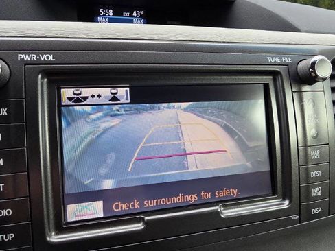 Used 2014 Toyota Sienna XLE AWD/4WD image 16