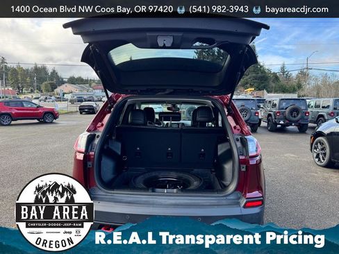 Used 2020 Jeep Cherokee Trailhawk w/ Cold Weather Group image 7