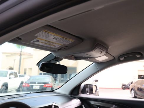 Used 2024 GMC Terrain SLE image 13