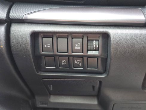 Used 2020 Subaru Forester Premium AWD/4WD image 18