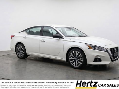 Used 2025 Nissan Altima 2.5 SV FWD image 1