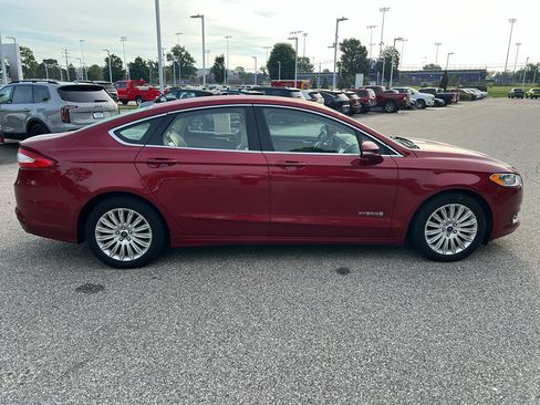 Used 2013 Ford Fusion SE FWD image 8