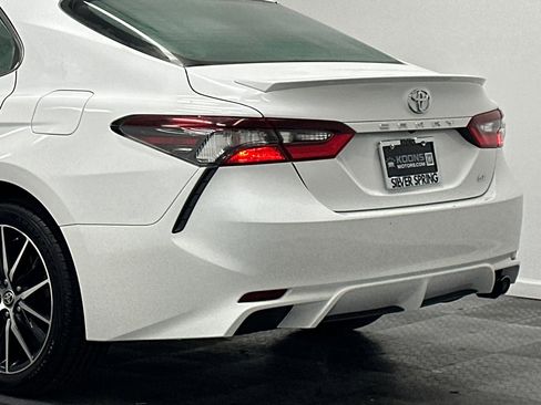 Used 2023 Toyota Camry SE image 7