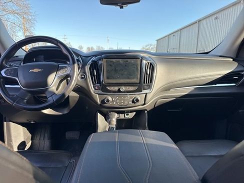 Used 2021 Chevrolet Traverse LT w/ LT Premium Package image 10
