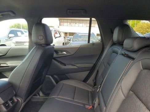 Used 2026 Chevrolet Equinox LT w/ Convenience Package II FWD image 8