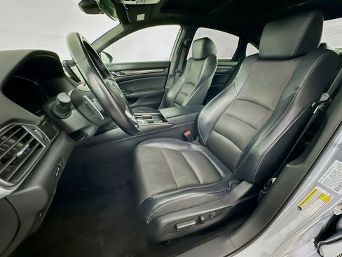 Used 2018 Honda Accord Sport image 13