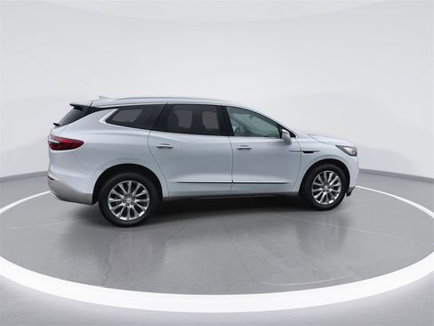 Used 2021 Buick Enclave Essence w/ Sound and Sites Package image 9