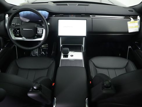 New 2026 Land Rover Range Rover SE image 13