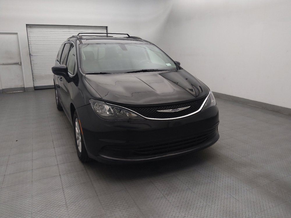 Used 2020 Chrysler Voyager Lxi FWD image 14