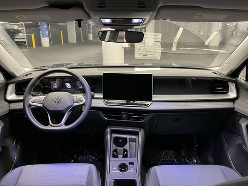 New 2026 Volkswagen Tiguan SE AWD/4WD image 7