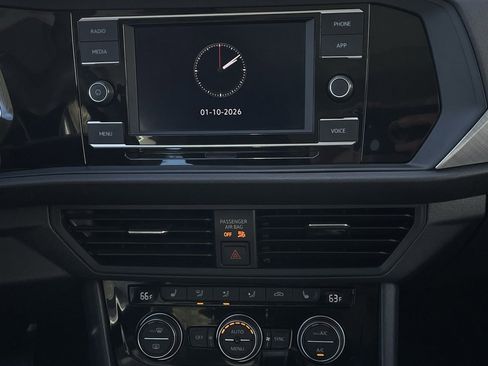 Used 2024 Volkswagen Jetta SE image 17