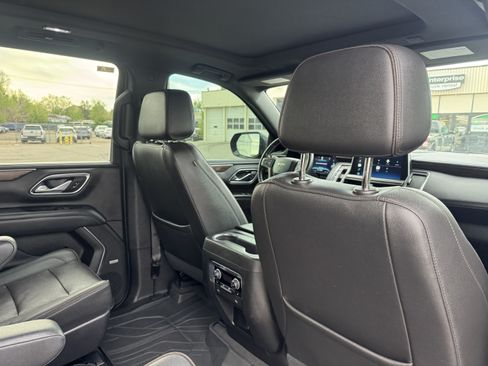 Used 2022 Chevrolet Suburban High Country AWD/4WD image 18