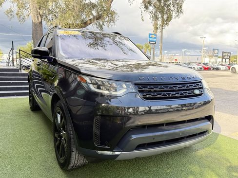 Used 2017 Land Rover Discovery HSE image 3