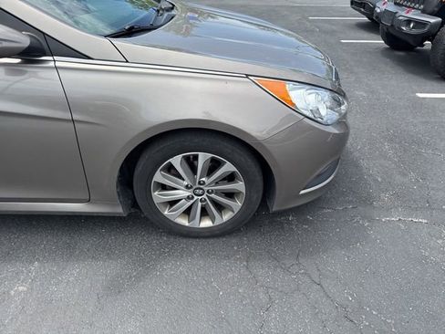 Used 2014 Hyundai Sonata Limited w/ Technology Package 05 FWD image 16
