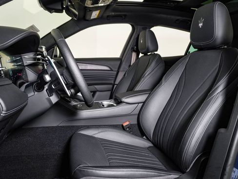 Certified 2025 Maserati Grecale Modena AWD/4WD image 18