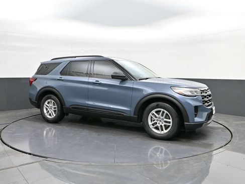 New 2026 Ford Explorer Active w/ Active Comfort Package RWD image 17