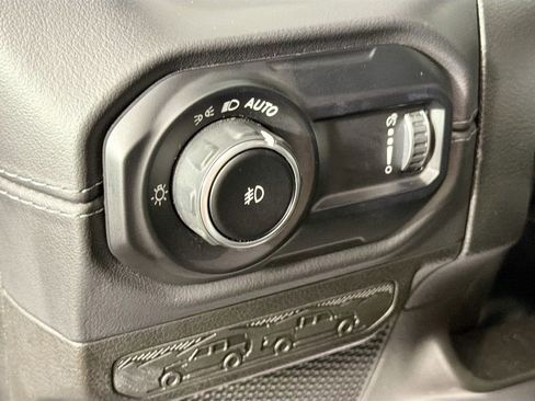 Used 2024 Jeep Wrangler Unlimited Sahara w/ Safety Group AWD/4WD image 10