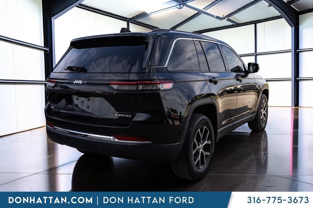 Used 2023 Jeep Grand Cherokee Limited w/ Trailer Tow Prep Group (B) AWD/4WD image 28