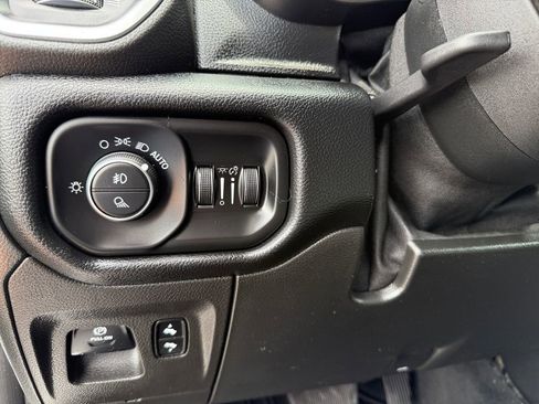 Used 2019 RAM 1500 Big Horn RWD image 17