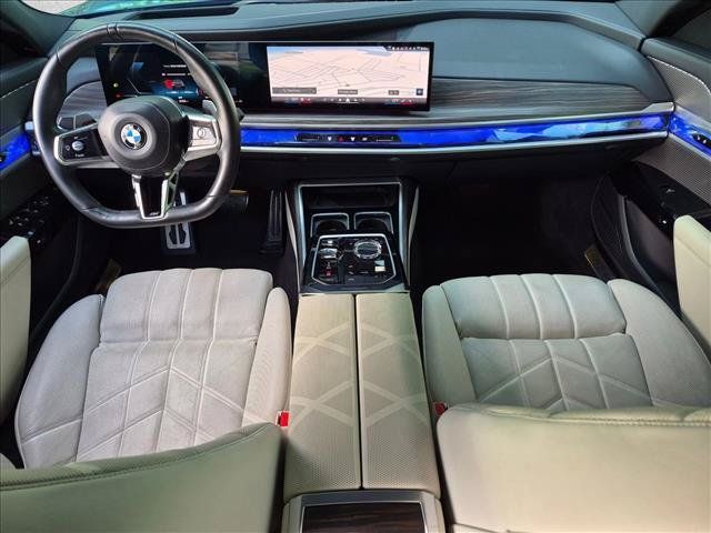 Used 2023 BMW 760i xDrive w/ Parking Assistance Package AWD/4WD image 15