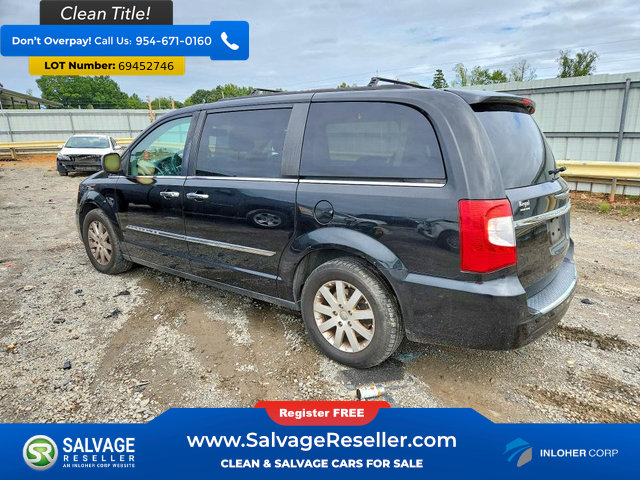 Used 2012 Chrysler Town & Country Touring-L w/ Entertainment Group #2 FWD image 3