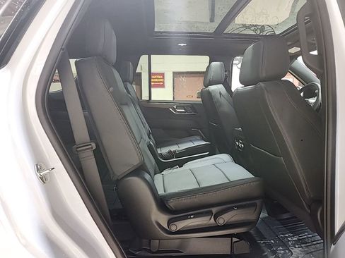 Used 2026 GMC Yukon Denali w/ Sun & Power Step Package image 9