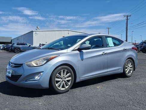 Used 2015 Hyundai Elantra SE w/ Option Group 02 FWD image 1