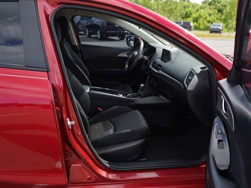 Used 2017 MAZDA MAZDA3 Sport FWD image 19