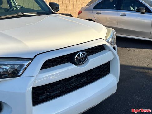 Certified 2019 Toyota 4Runner SR5 AWD/4WD image 7