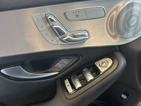 Used 2019 Mercedes-Benz GLC 300 4MATIC image 14