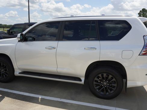 Used 2023 Lexus GX 460 Premium w/ Premium Package AWD/4WD image 4
