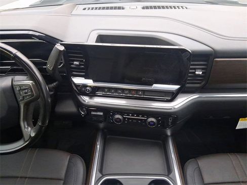 Used 2024 Chevrolet Silverado 2500 High Country w/ High Country Premium Package image 11