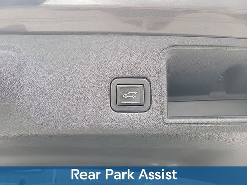 Used 2019 GMC Terrain SLE w/ Driver Convenience Package image 12