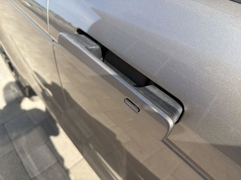 Used 2023 Land Rover Range Rover Evoque R-Dynamic SE image 9