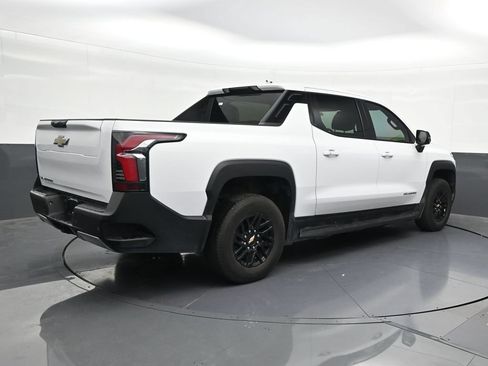 Used 2025 Chevrolet Silverado EV LT AWD/4WD image 5