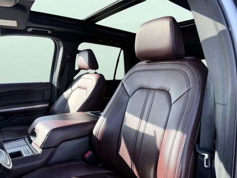 Used 2023 Ford Expedition Max Limited image 31