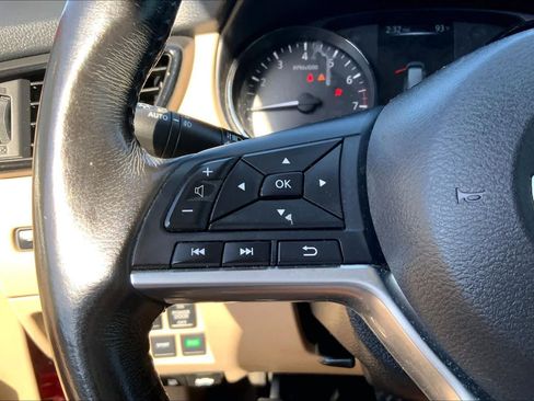 Used 2017 Nissan Rogue SL w/ SL Premium Package FWD image 23