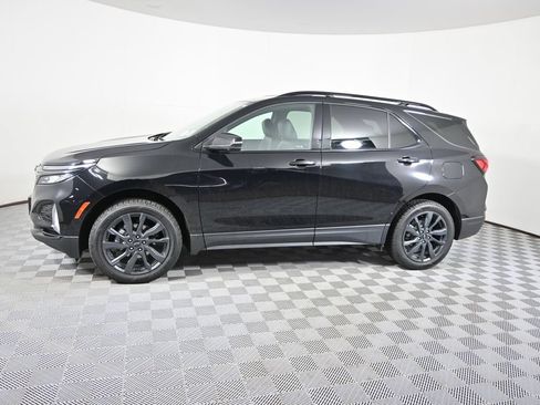 Used 2023 Chevrolet Equinox RS AWD/4WD image 2