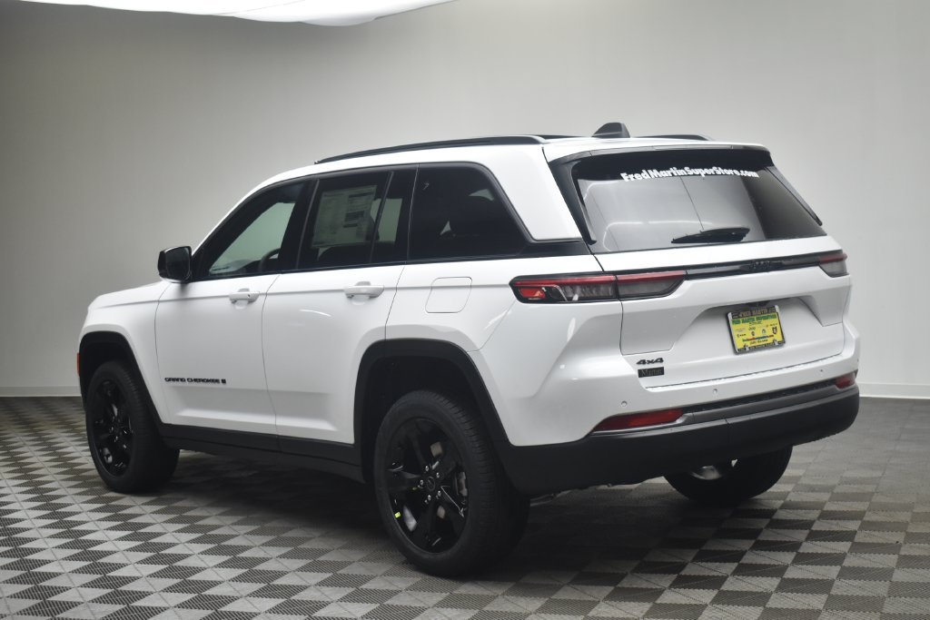 New 2027 Jeep Grand Cherokee Limited AWD/4WD image 15