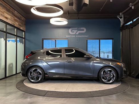 Used 2020 Hyundai Veloster Turbo image 2