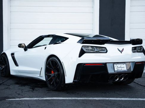 Used 2019 Chevrolet Corvette Z06 RWD image 4