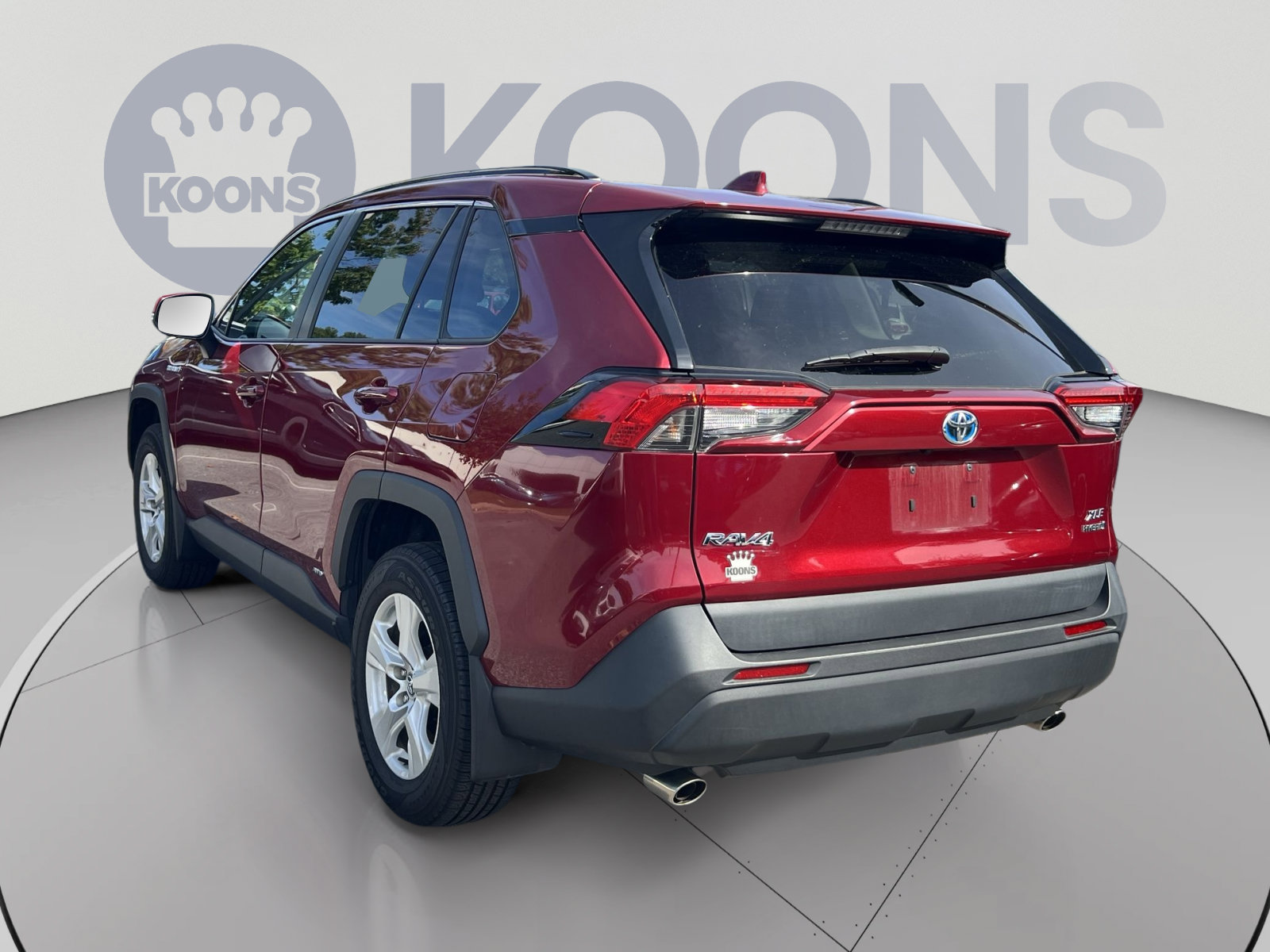Used 2021 Toyota RAV4 XLE w/ Convenience Package AWD/4WD image 4