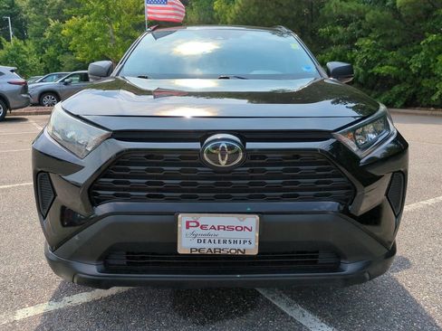 Used 2020 Toyota RAV4 LE AWD/4WD image 9