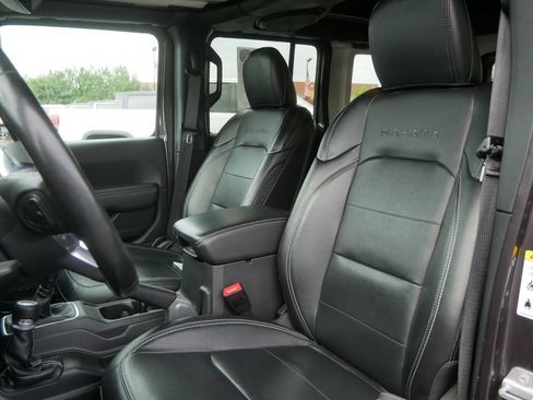 Used 2020 Jeep Wrangler Unlimited Sahara w/ Uconnect 4C Nav & Sound Group AWD/4WD image 13
