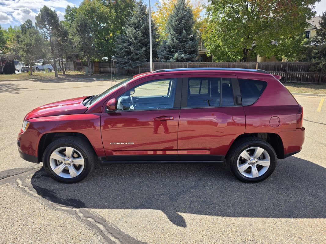 Used 2014 Jeep Compass Latitude AWD/4WD image 2