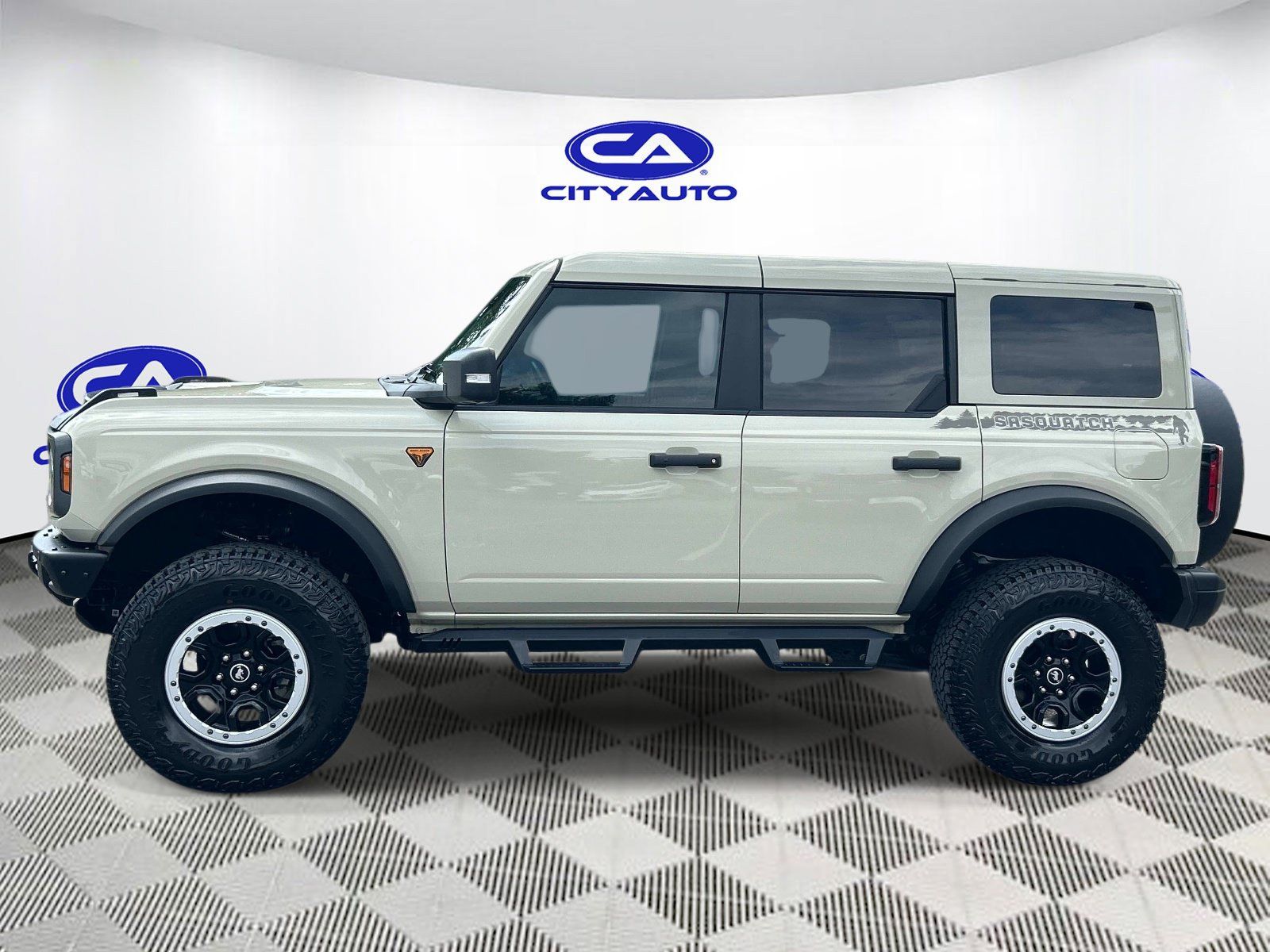 Used 2025 Ford Bronco Badlands AWD/4WD image 7