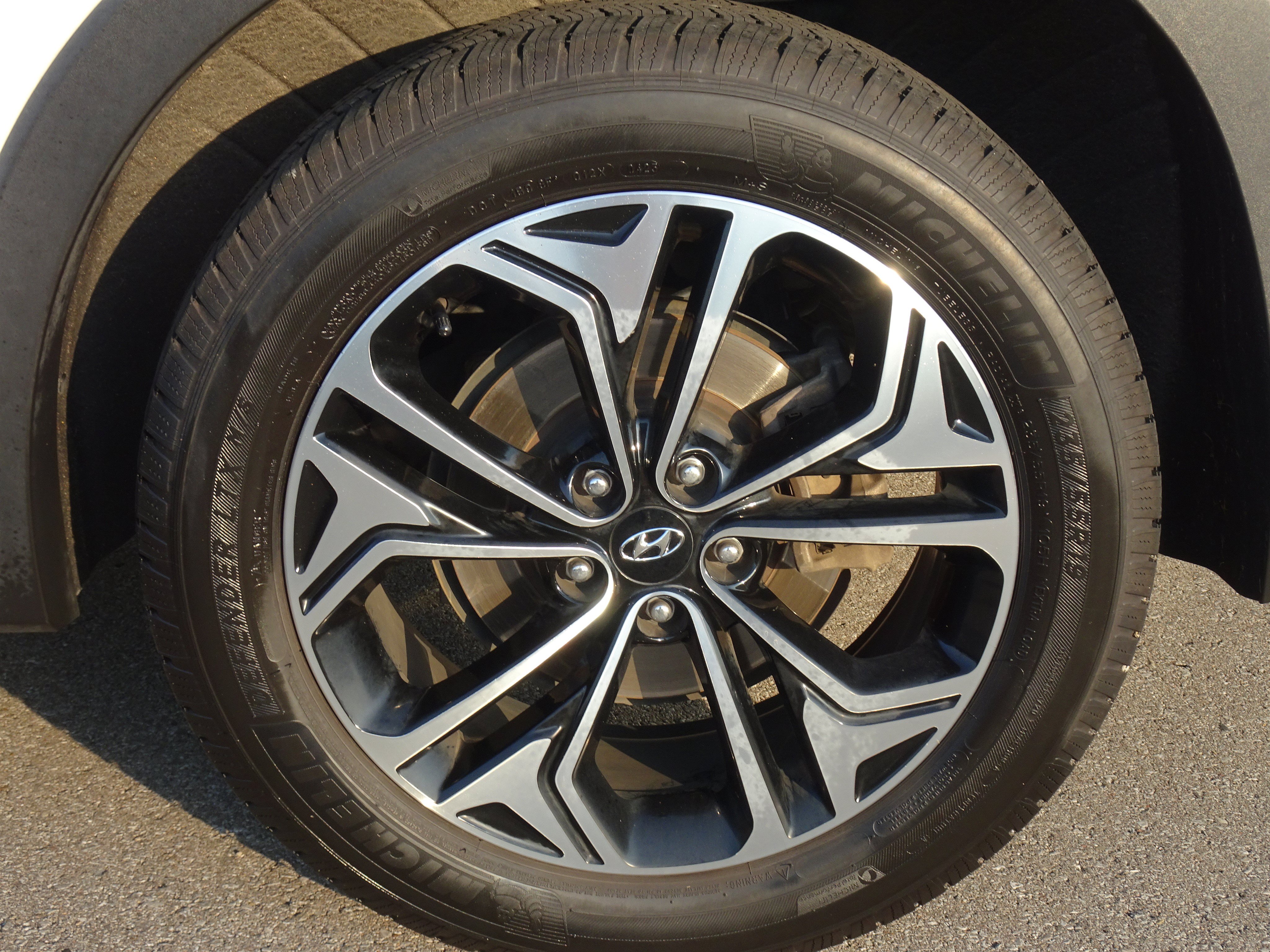 Used 2019 Hyundai Santa Fe Limited FWD image 29