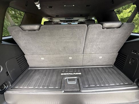 Used 2019 Cadillac Escalade Platinum AWD/4WD image 35