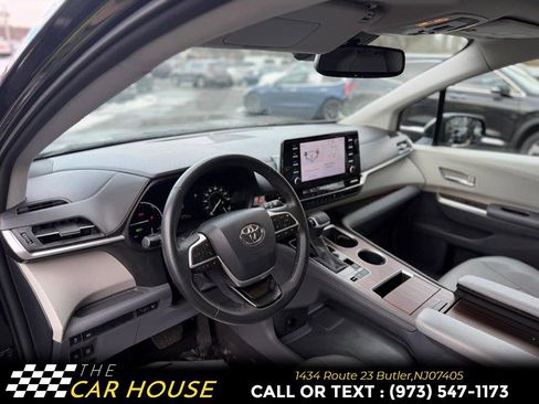 Used 2021 Toyota Sienna XLE image 15