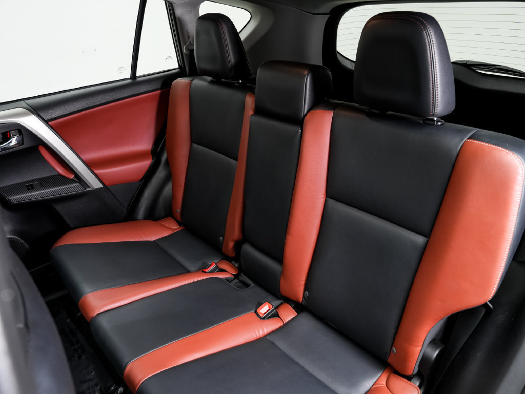 Used 2015 Toyota RAV4 Limited FWD image 24
